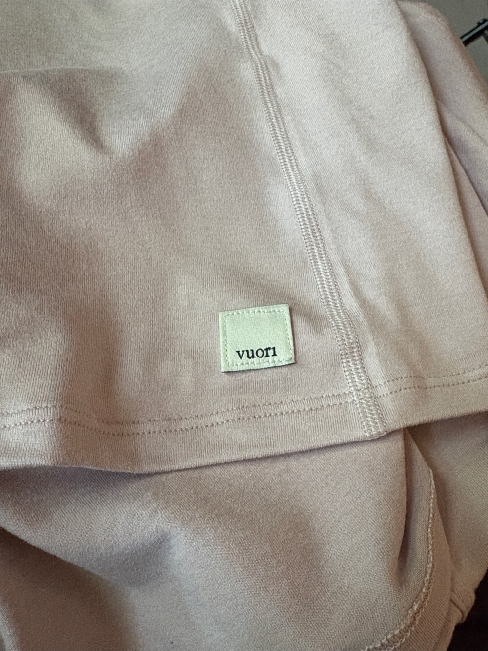 Vuori Long-Sleeve Halo Essential Scoop Shirt in a pale blush color Large - Picture 8 of 10